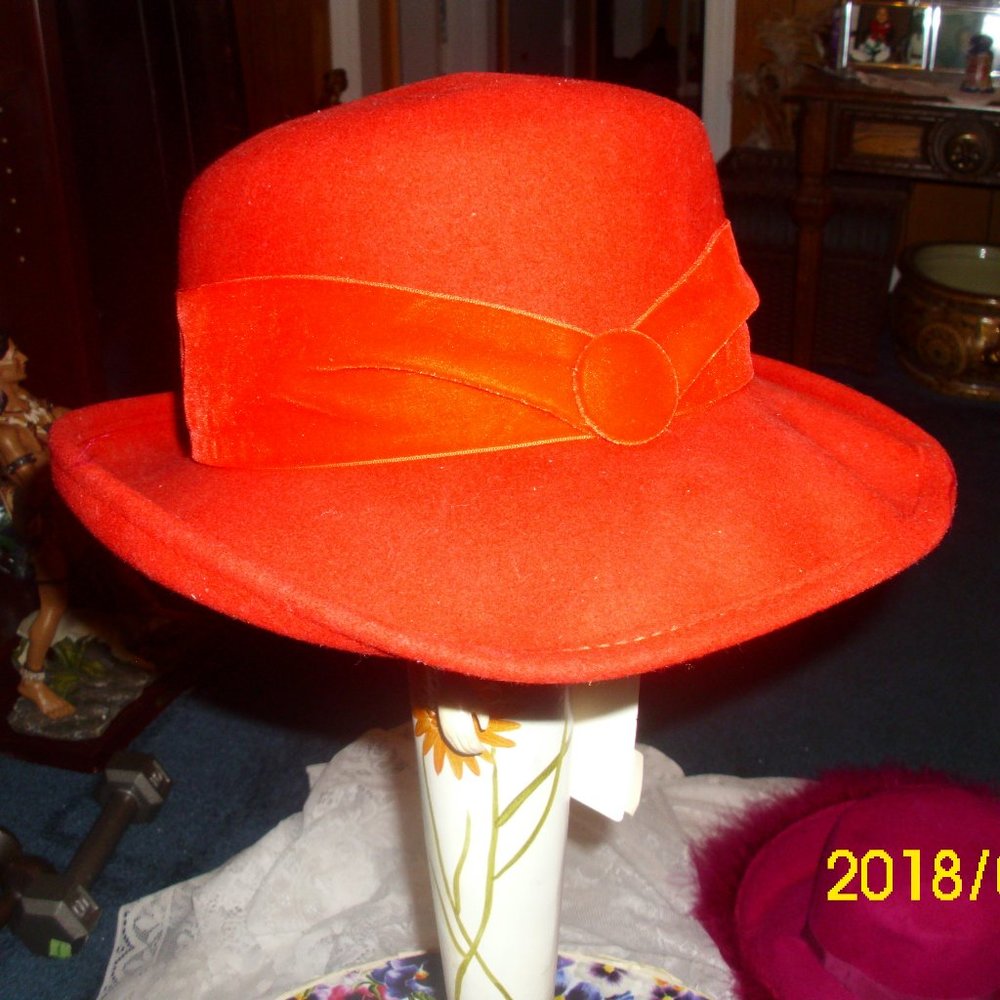 Vintage Commodore Lite Felt  Red  Felt and Red Velvet Band